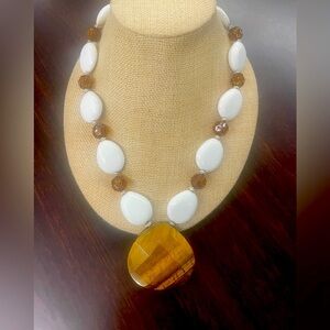 NWOT Tiger’s Eye Pendant With White And Brown Beaded Chain